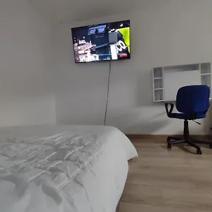 Séjour chez l'habitant Chambre Prive Dans Une Maison Avec Terrasse Et Jardin Salles De Bain Partagees, Lille